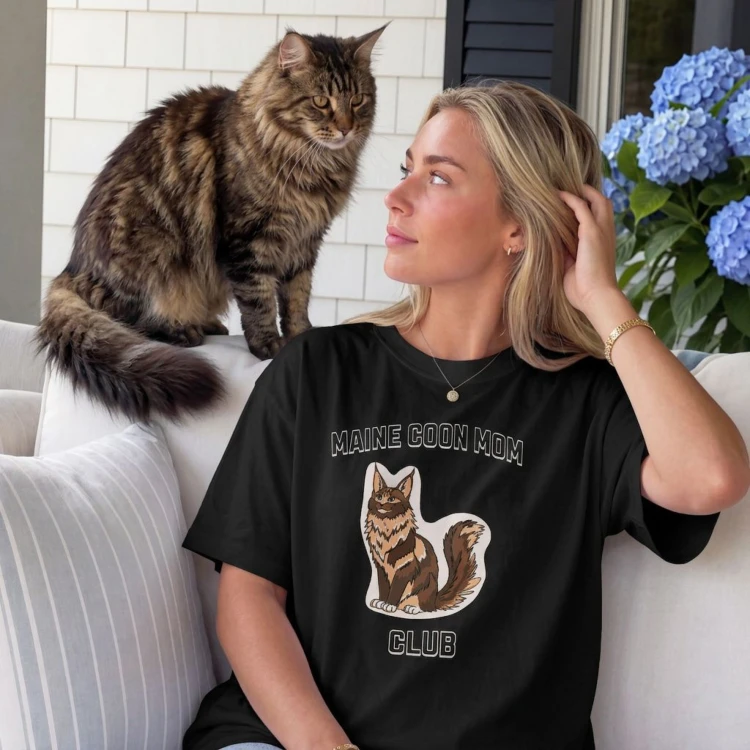 Maine Coon Mom Club T-shirt